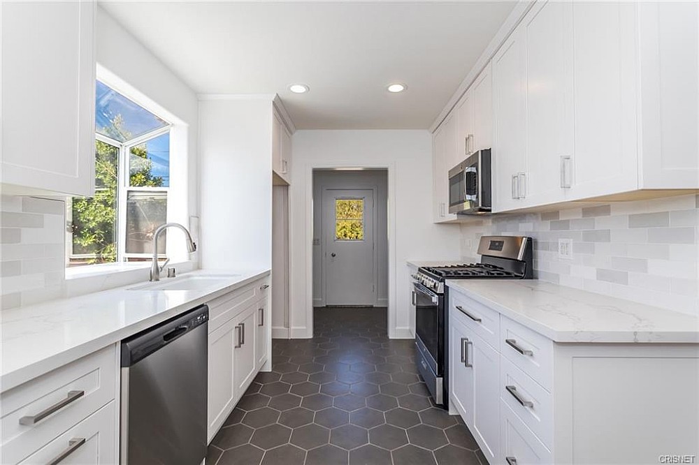 Elfyer - Mission Hills, CA House - For Sale