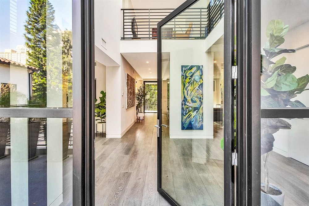 Elfyer - Los Angeles, CA House - For Sale