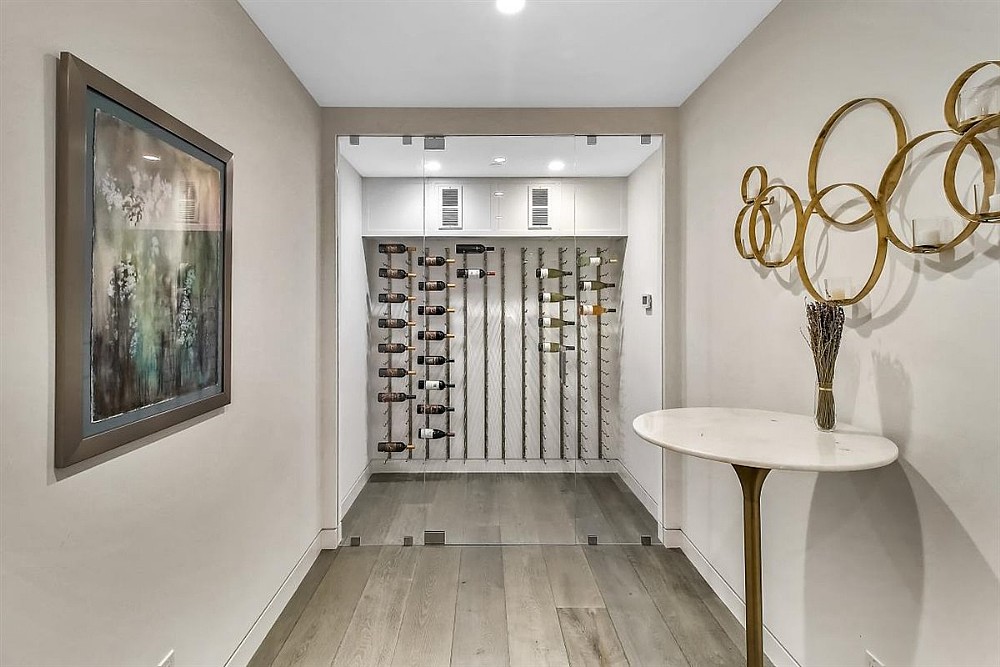 Elfyer - Los Angeles, CA House - For Sale