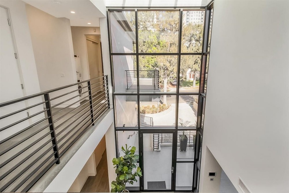 Elfyer - Los Angeles, CA House - For Sale