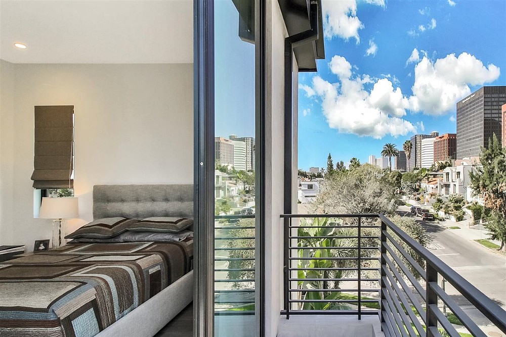 Elfyer - Los Angeles, CA House - For Sale