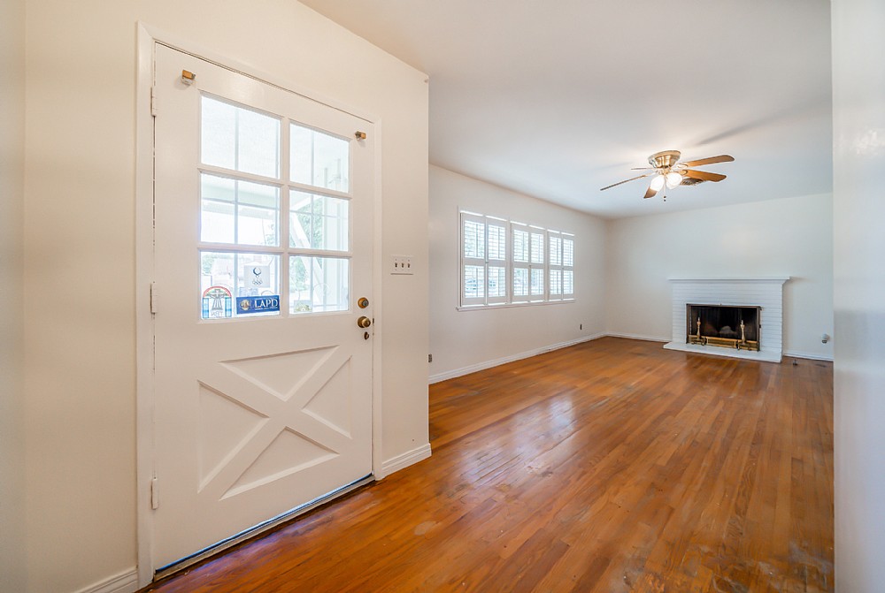 Elfyer - Mission Hills, CA House - For Sale