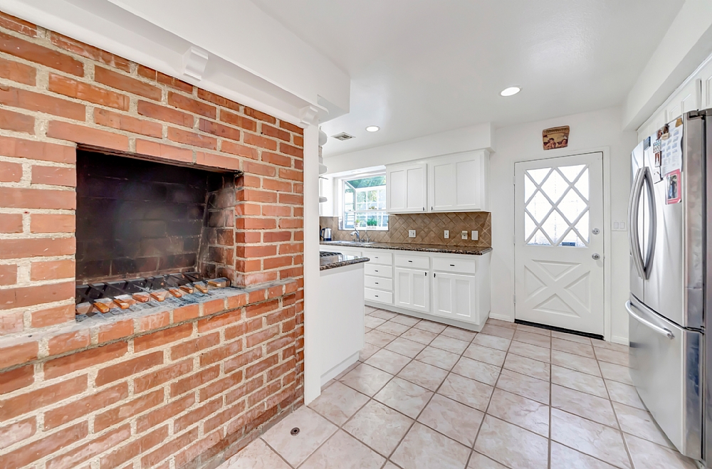 Elfyer - Mission Hills, CA House - For Sale