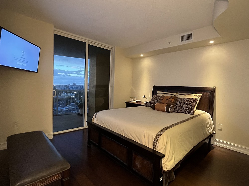 Elfyer - Miami, FL House - For Sale