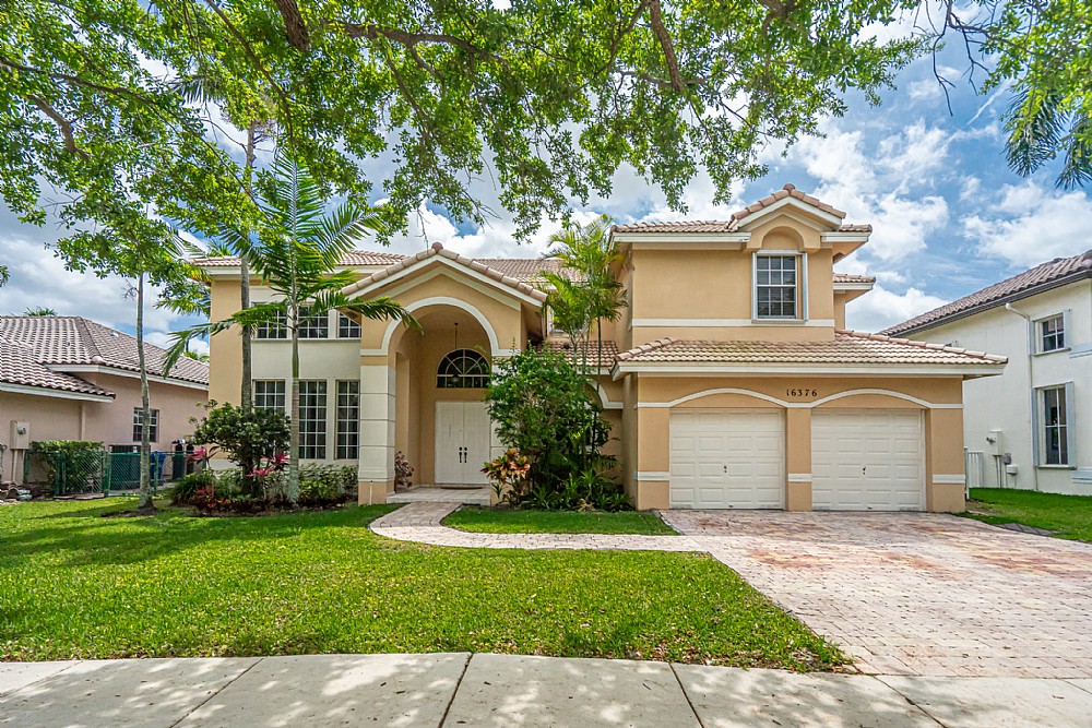 Elfyer - Pembroke Pines, FL House - For Sale