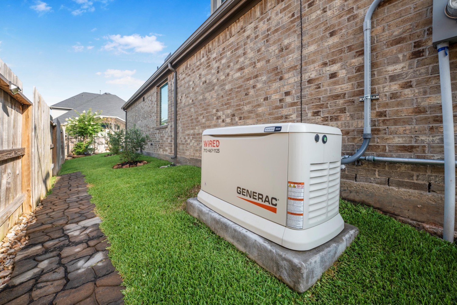 Elfyer - Pinehurst, TX House - For Sale