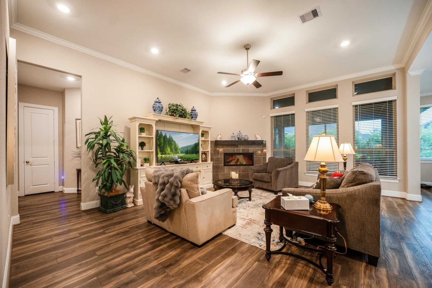 Elfyer - Pinehurst, TX House - For Sale