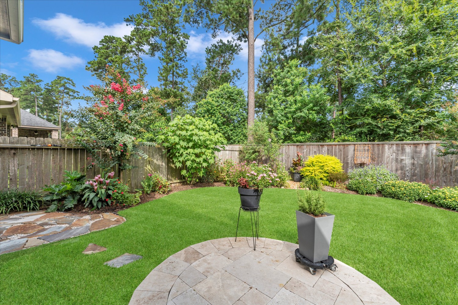 Elfyer - Pinehurst, TX House - For Sale