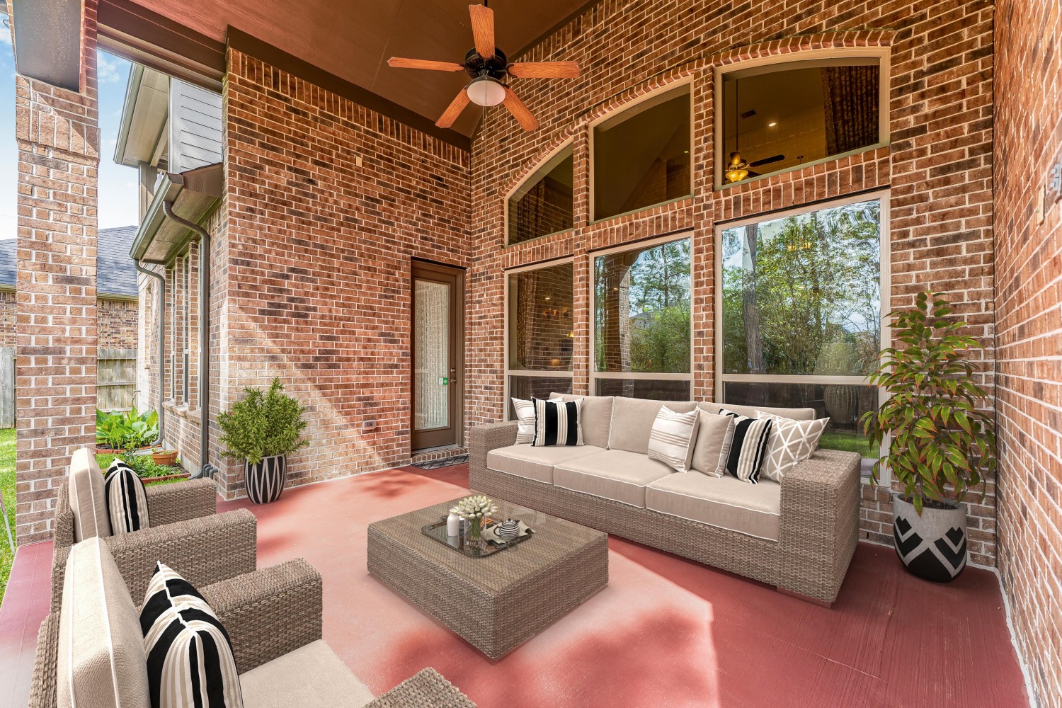 Elfyer - Pinehurst, TX House - For Sale