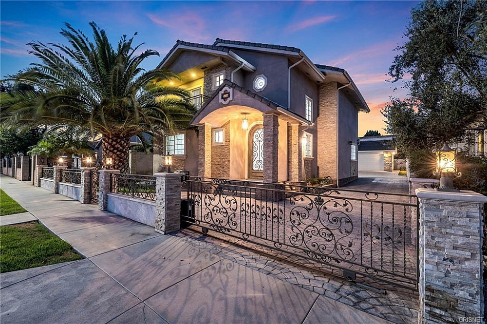 Elfyer - Los Angeles, CA House - For Sale