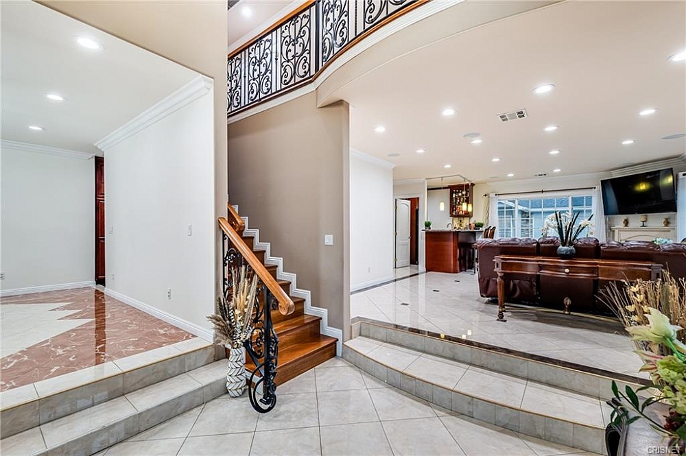 Elfyer - Los Angeles, CA House - For Sale