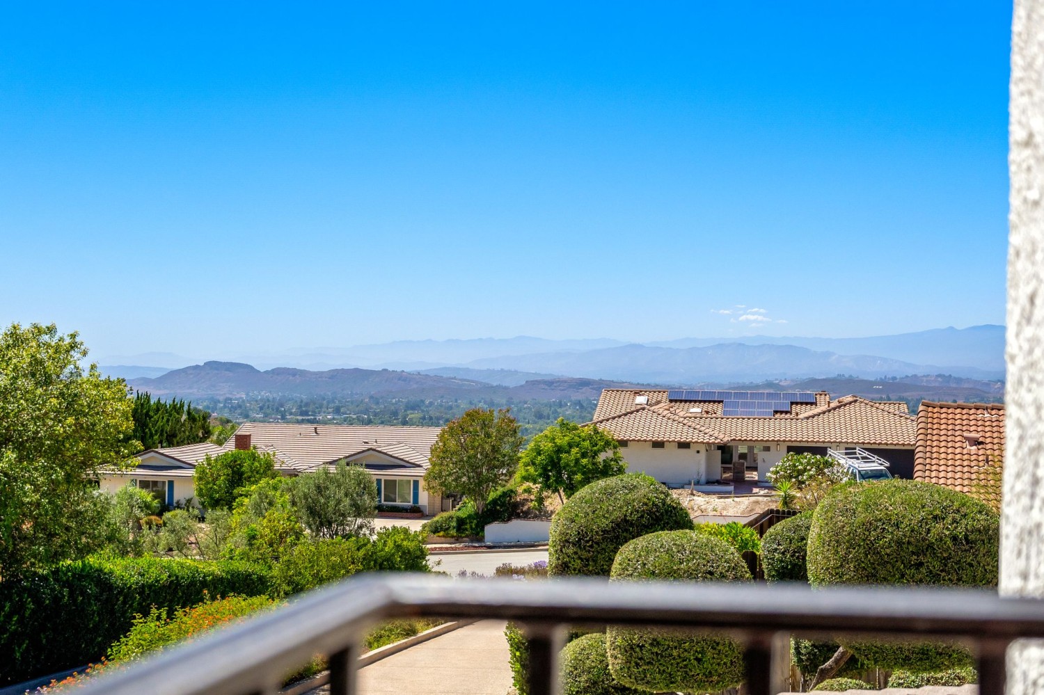 Elfyer - Thousand Oaks, CA House - For Sale