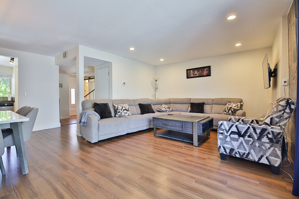 Elfyer - Tarzana, CA House - For Sale