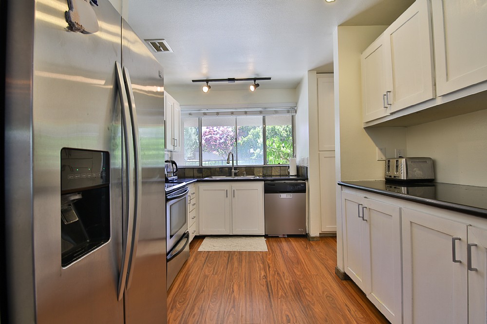 Elfyer - Tarzana, CA House - For Sale