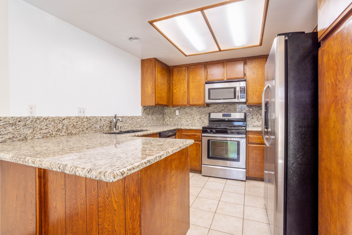 Elfyer - Oak Park, CA House - For Sale