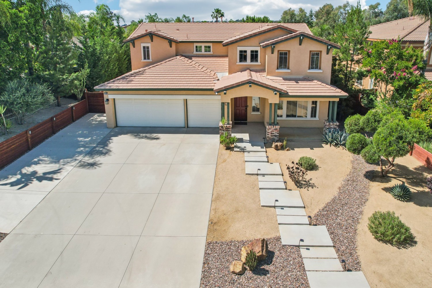 Elfyer - Riverside, CA House - For Sale