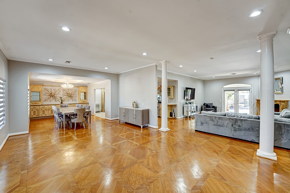 Elfyer - Lake Balboa, CA House - For Sale