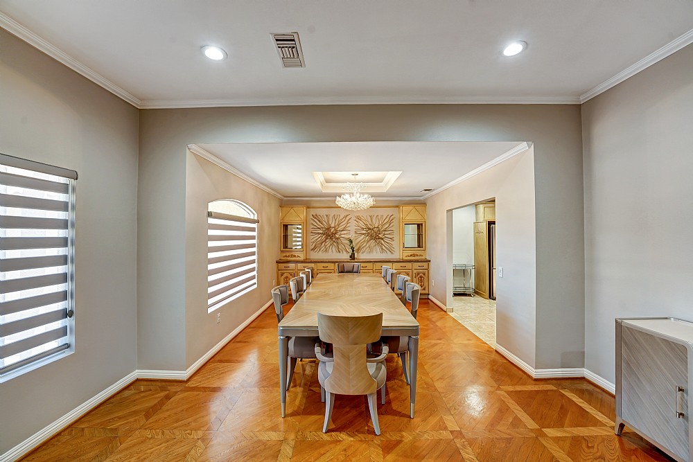 Elfyer - Lake Balboa, CA House - For Sale