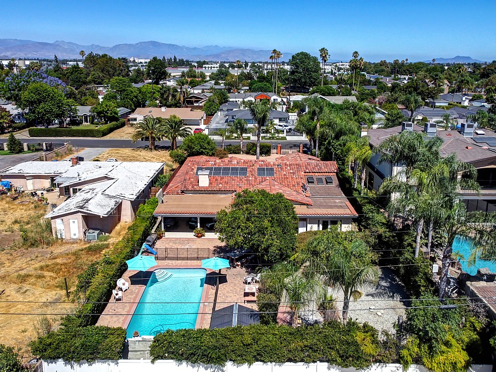 Elfyer - Lake Balboa, CA House - For Sale