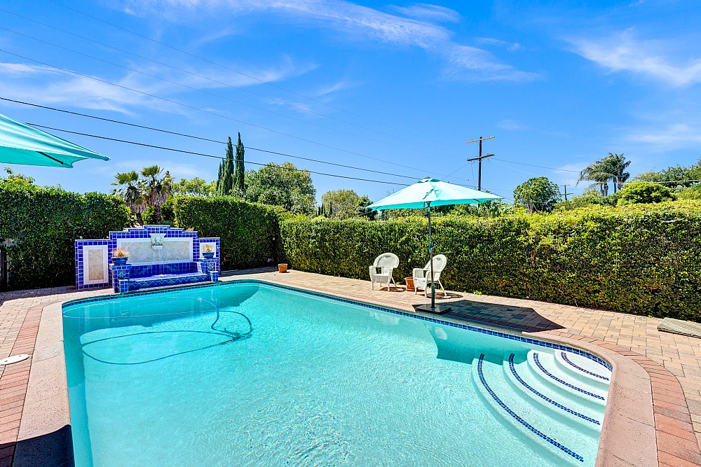 Elfyer - Lake Balboa, CA House - For Sale