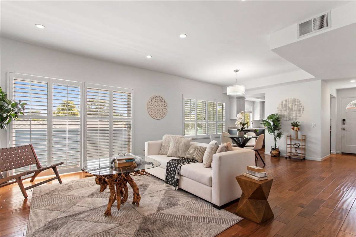 Elfyer - Sherman Oaks, CA House - For Sale