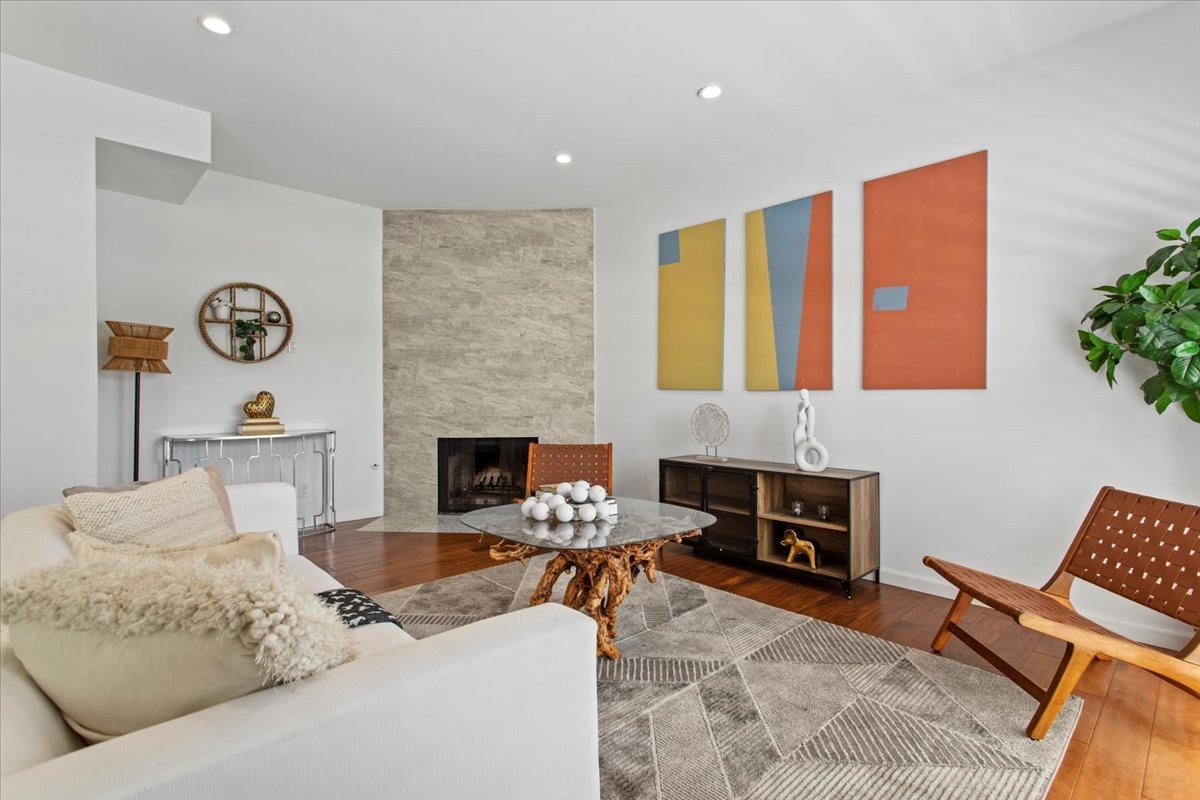 Elfyer - Sherman Oaks, CA House - For Sale