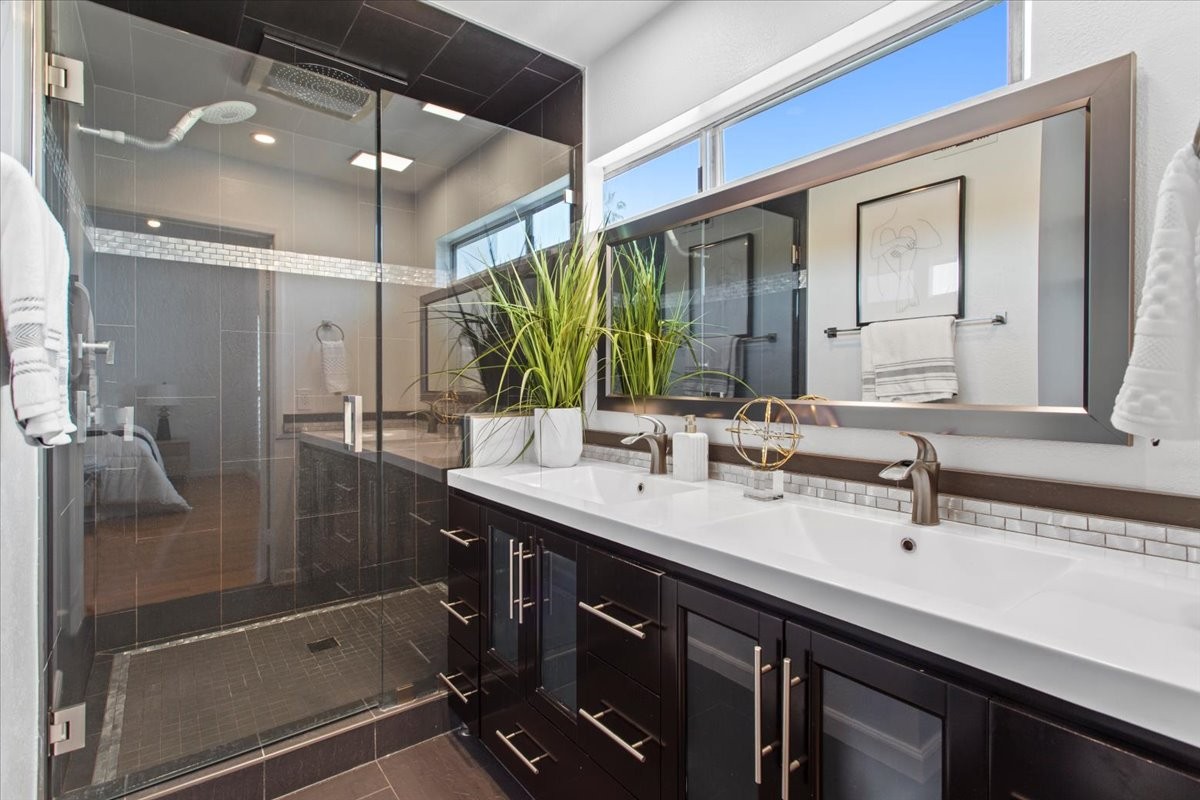 Elfyer - Sherman Oaks, CA House - For Sale