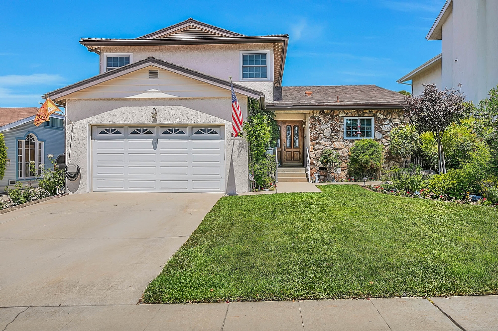 Elfyer - Burbank, CA House - For Sale