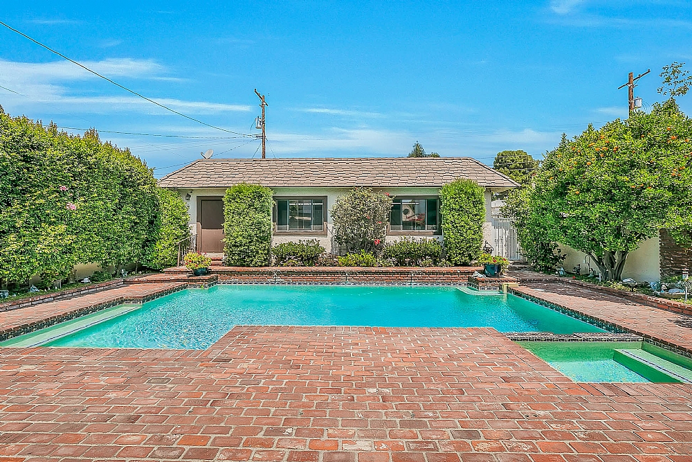 Elfyer - Burbank, CA House - For Sale