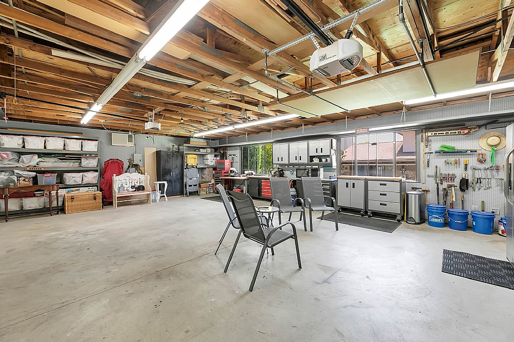 Elfyer - Burbank, CA House - For Sale