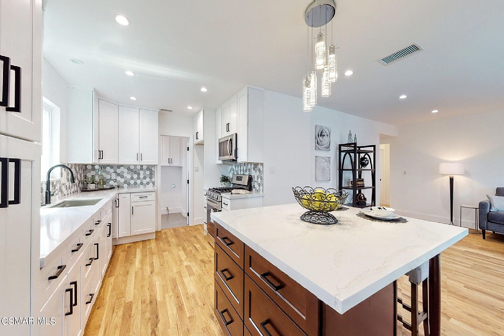 Elfyer - West Hills, CA House - For Sale