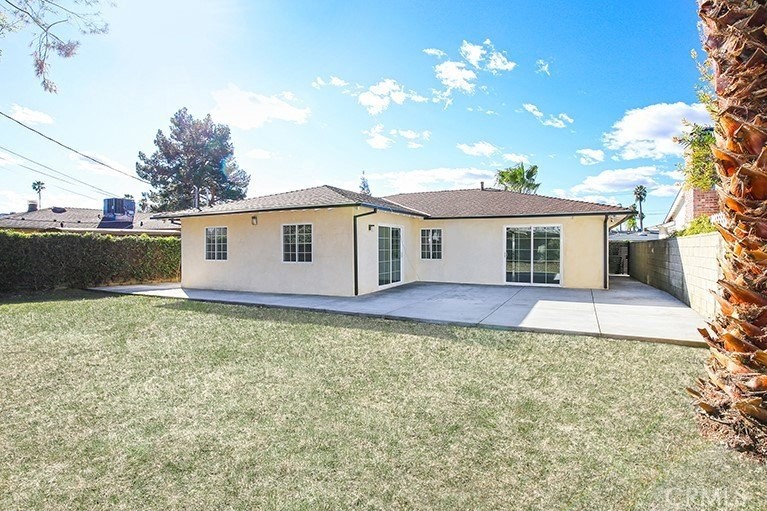 Elfyer - Northridge, CA House - For Sale
