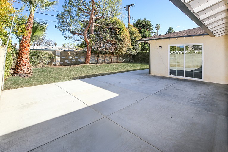 Elfyer - Northridge, CA House - For Sale