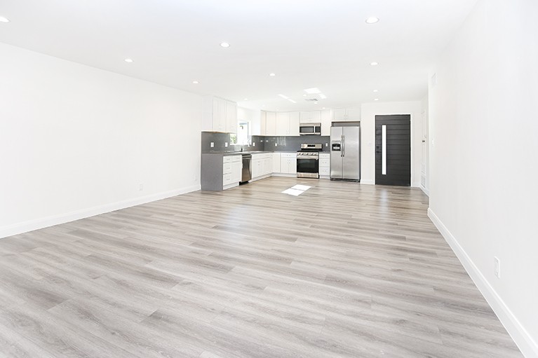 Elfyer - Northridge, CA House - For Sale