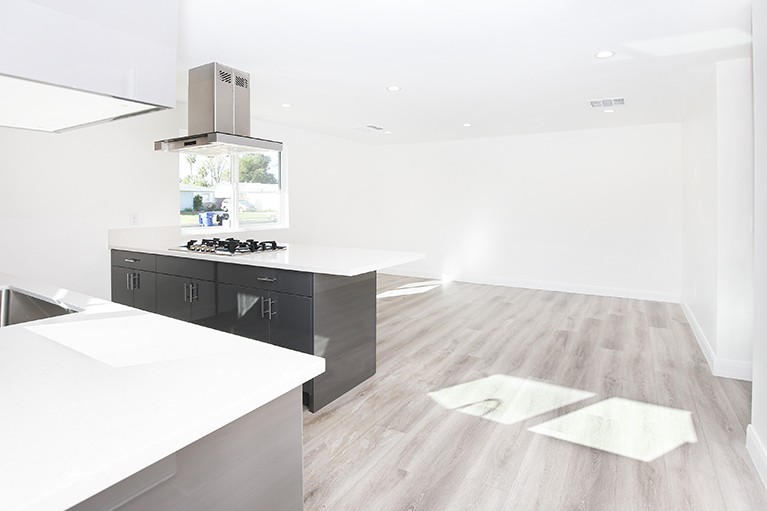 Elfyer - Northridge, CA House - For Sale