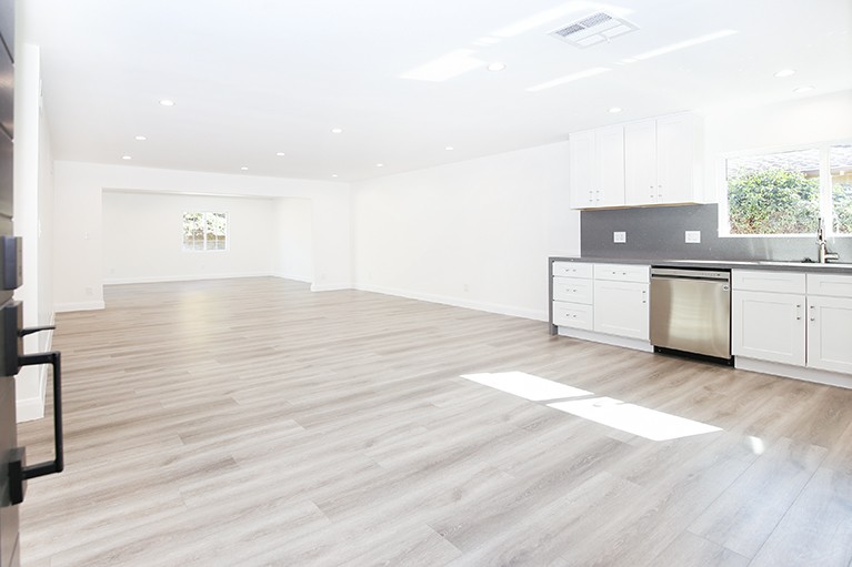 Elfyer - Northridge, CA House - For Sale