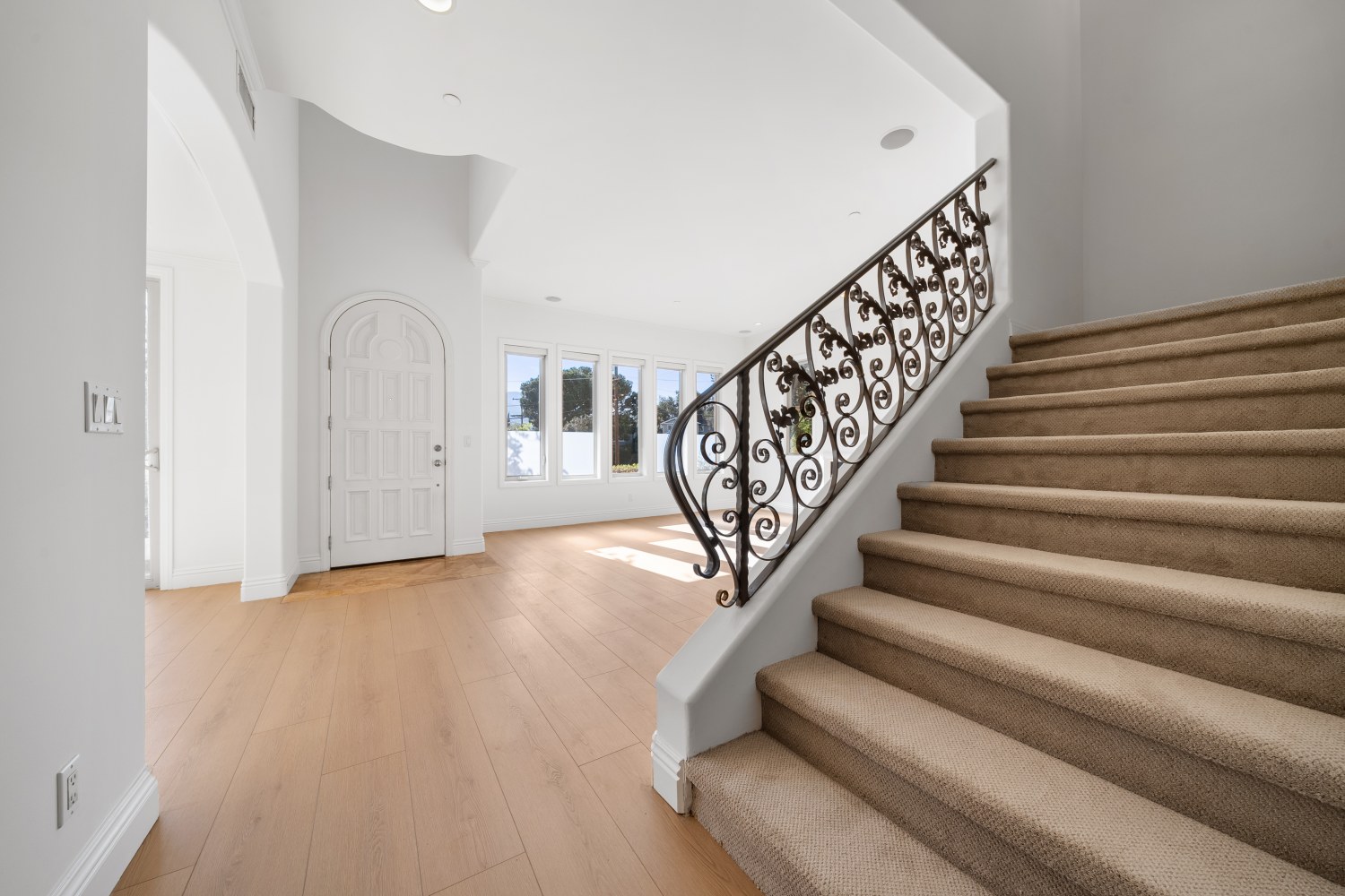 Elfyer - Glendale, CA House - For Sale