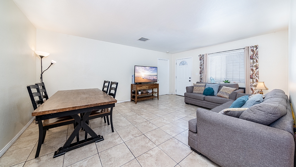 Elfyer - SAN FERNANDO/ MISSION HILLS, CA House - For Sale