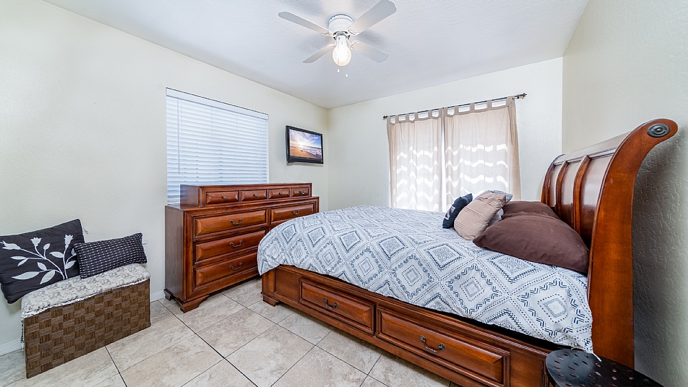 Elfyer - SAN FERNANDO/ MISSION HILLS, CA House - For Sale