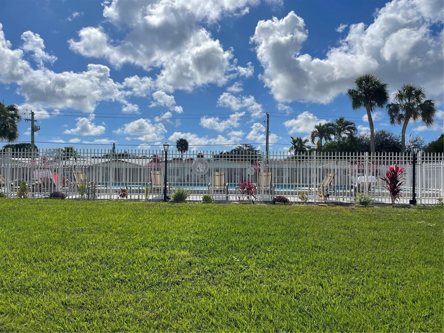 Elfyer - Tamarac, FL House - For Sale