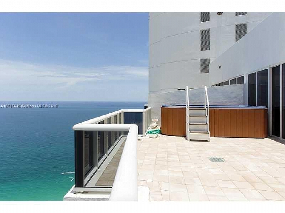 Elfyer - Sunny Isles, FL House - For Sale