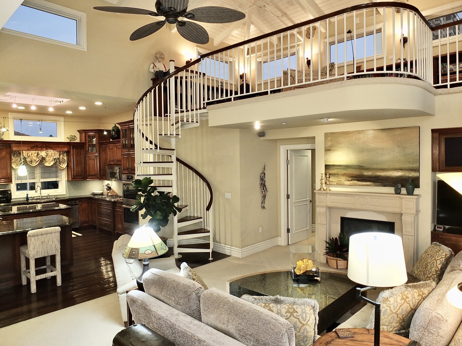 Elfyer - Long Beach, CA House - For Sale