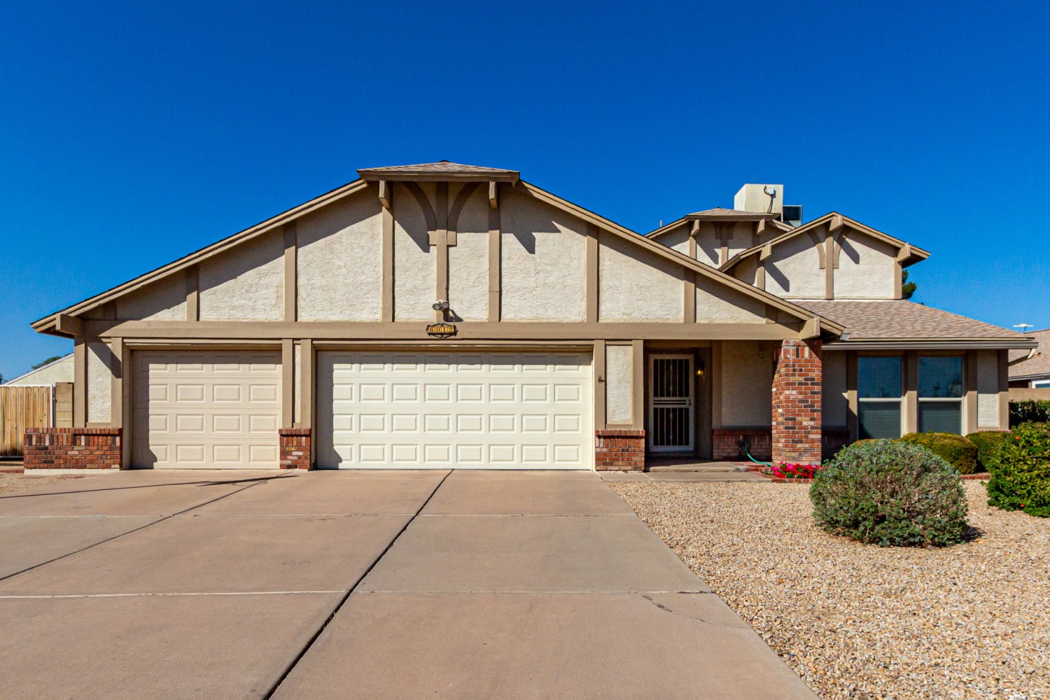 Elfyer - Glendale, AZ House - For Sale