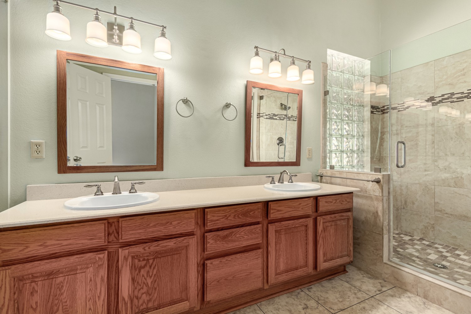 Elfyer - Glendale, AZ House - For Sale