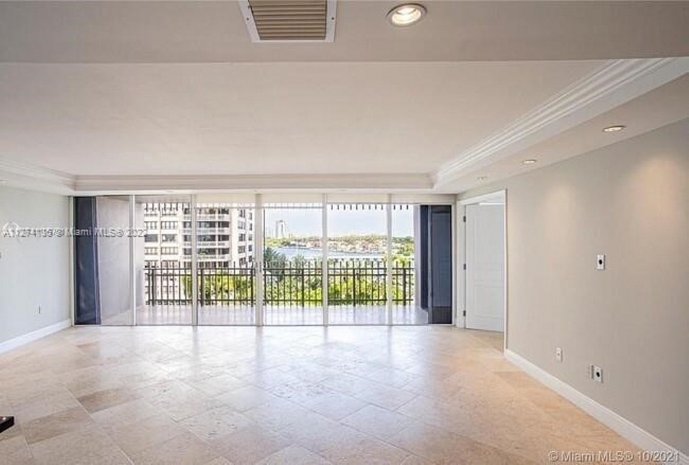 Elfyer - Miami, FL House - For Sale