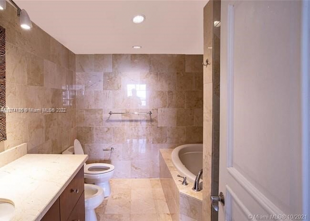 Elfyer - Miami, FL House - For Sale