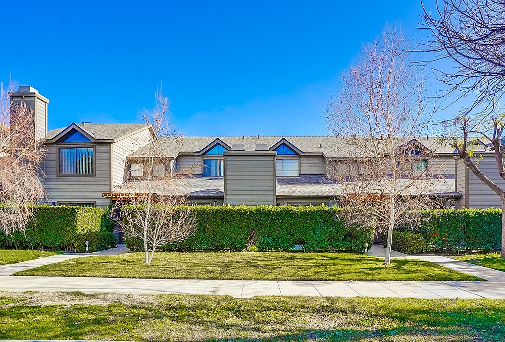 Elfyer - Burbank, CA House - For Sale