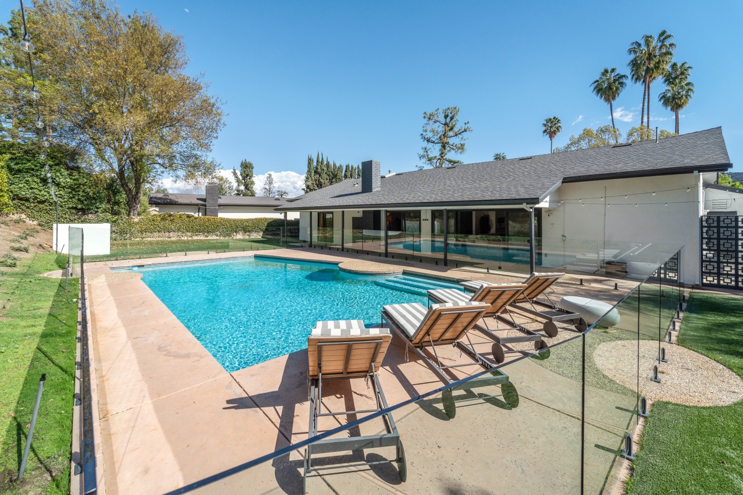 Elfyer - Tarzana, CA House - For Sale