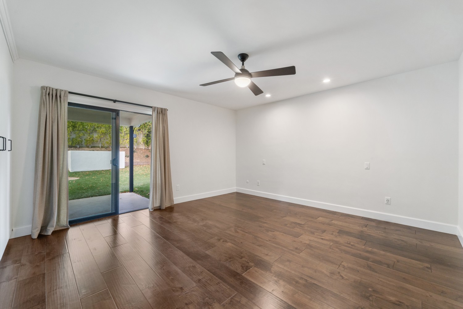 Elfyer - Tarzana, CA House - For Sale