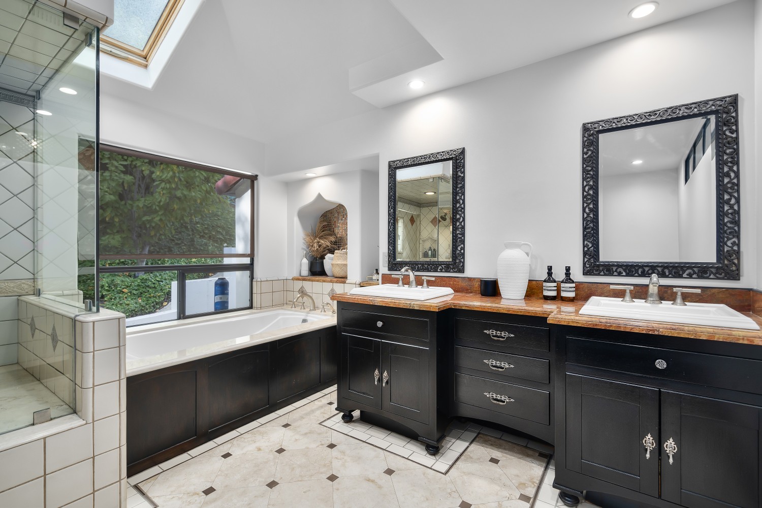 Elfyer - Calabasas, CA House - For Sale